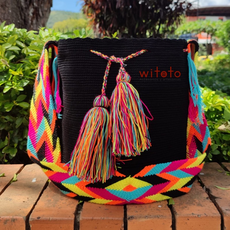 MOCHILA WAYUU NEGRA 2